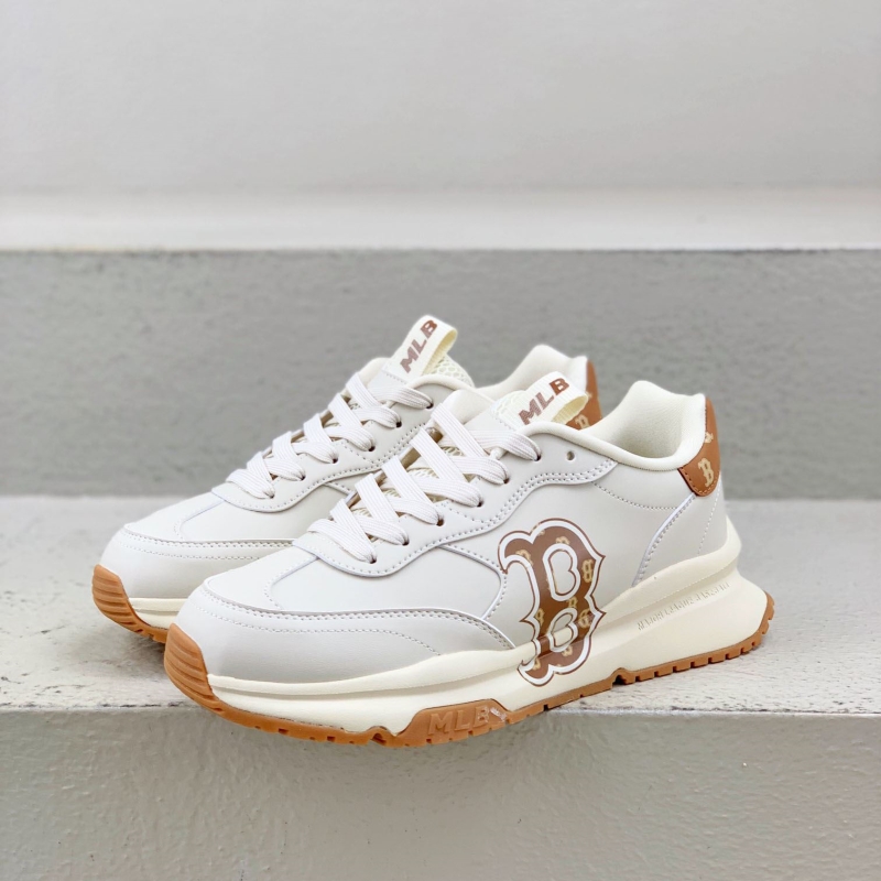 G*u*i casual shoes